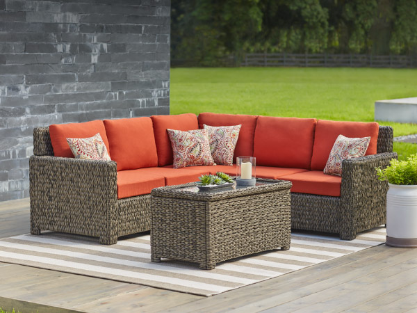 outdoor-furniture-services